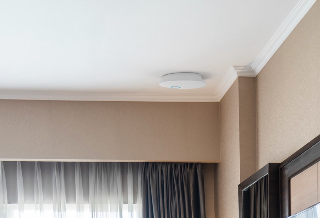 Bond Bridge mounted on ceiling in a modern home
