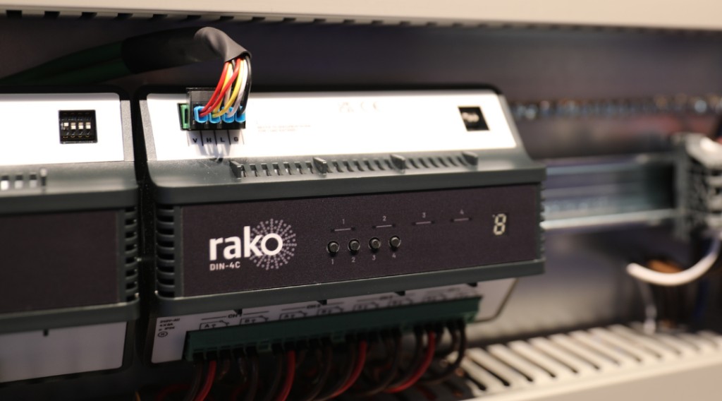 Rako DIN-4C control module on DIN rail