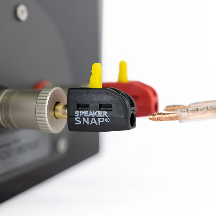 Speaker Snap banana plug with yellow lever for toolless wire connection